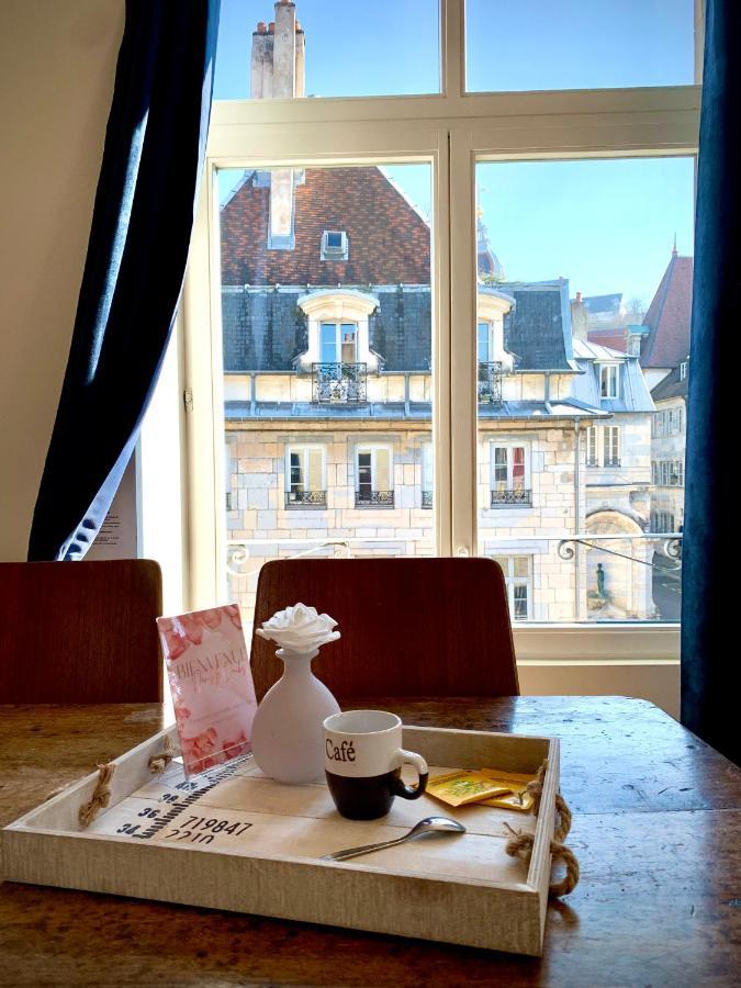 Les Fabuleux Appartements Du Coeur De Ville - Place Victor Hugo Besançon Eksteriør billede