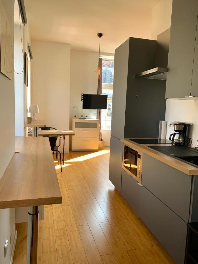Les Fabuleux Appartements Du Coeur De Ville - Place Victor Hugo Besançon Eksteriør billede
