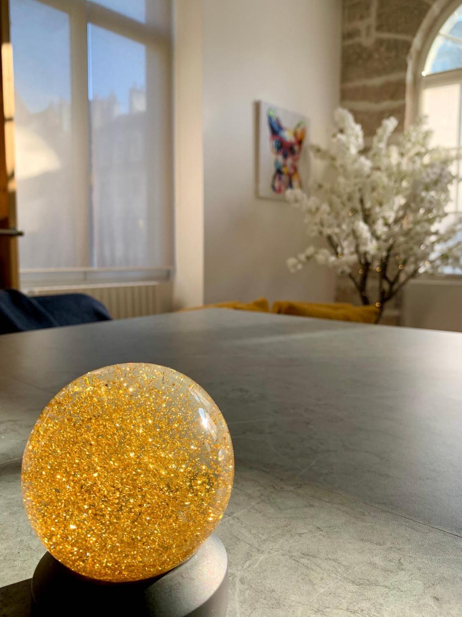 Les Fabuleux Appartements Du Coeur De Ville - Place Victor Hugo Besançon Eksteriør billede